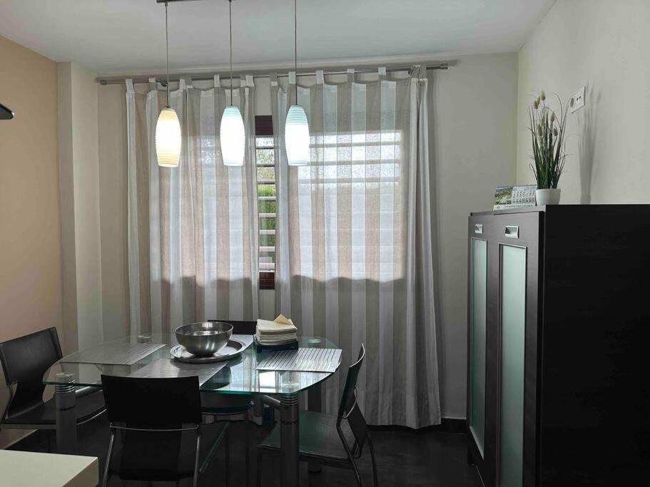 Modern 5-Bedroom Villa With Pool Montequinto المظهر الخارجي الصورة